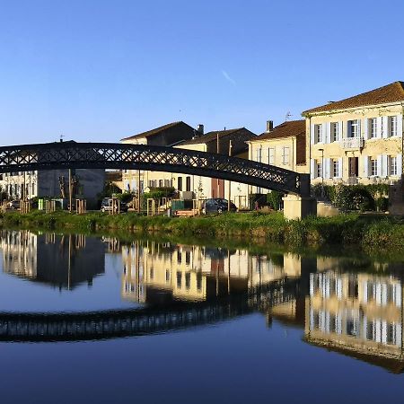 Les Volets Bleus Bed and Breakfast Sallèles-dʼAude Εξωτερικό φωτογραφία