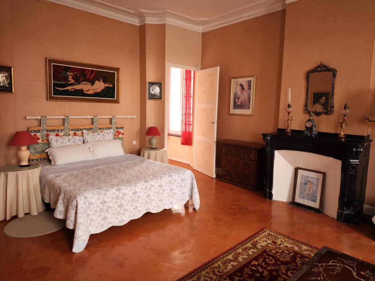 Les Volets Bleus Bed and Breakfast Sallèles-dʼAude Εξωτερικό φωτογραφία