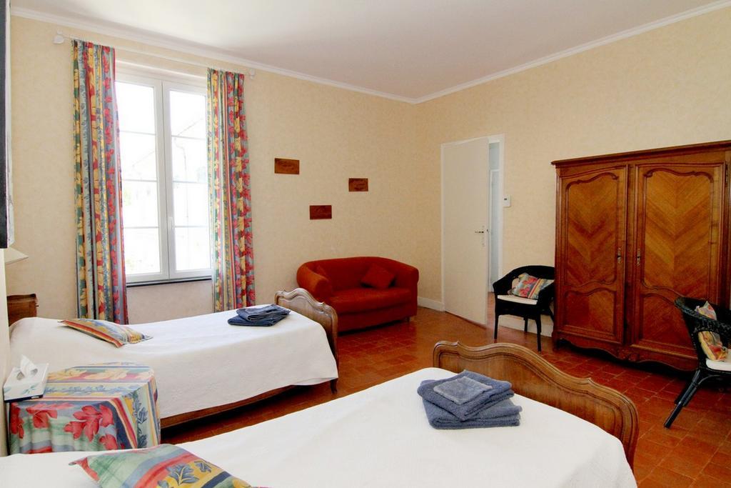 Les Volets Bleus Bed and Breakfast Sallèles-dʼAude Εξωτερικό φωτογραφία